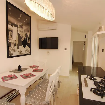 Imaginarium Apartment *